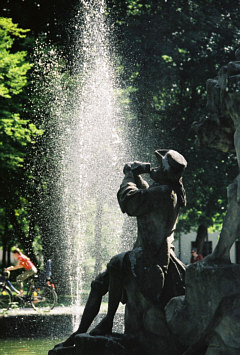 Hugenottenfigur des Schlossgartenbrunnens