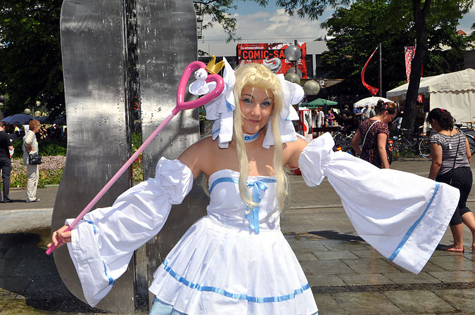 ComicSalon_2010_06_06_59_isa