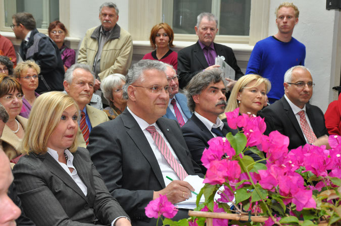 1Web_PalaisStutterhei_2010_06_02_033_isa