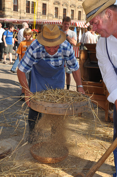 17_Marktplatzfest_20100822_57_isa